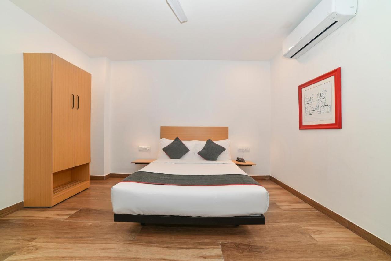 Dispur Vaccinated Staff- Oyo Townhouse 384 Nk Hotels מראה חיצוני תמונה